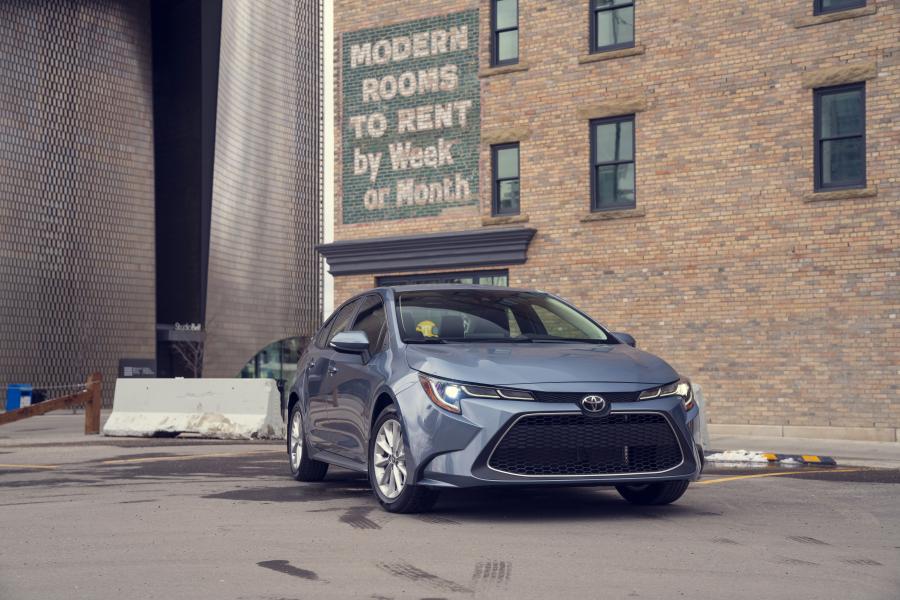  Toyota Corolla XLE Sedan 2019 года  (NA) (фото 25 из 40)